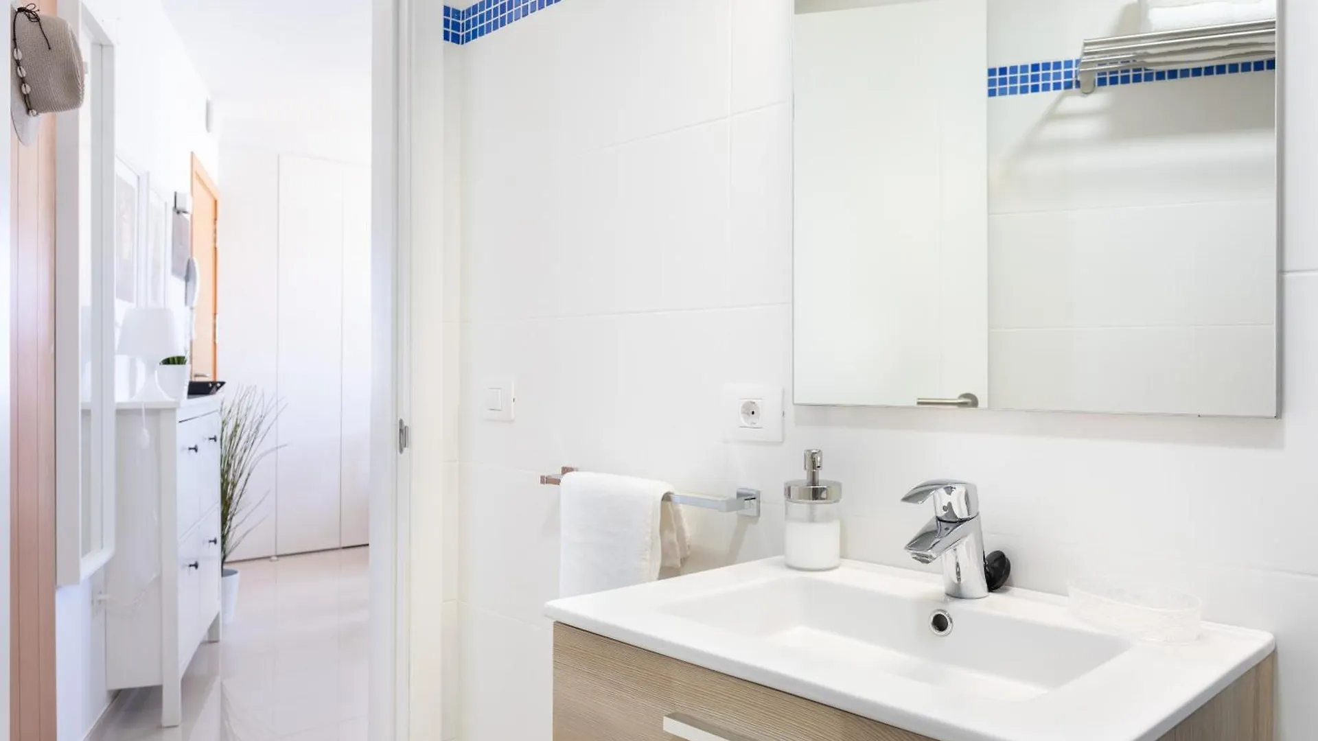Home2Book Serene Bajamar Stay Natural Pool & Beach Appartement